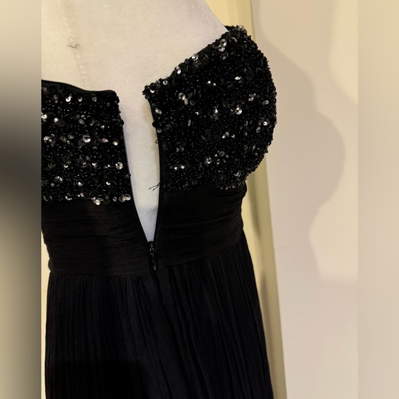 🌸 Aidan Mattox crystal beaded one shoulder dress, purchased from Holt Renfrew - Picture 4 of 6